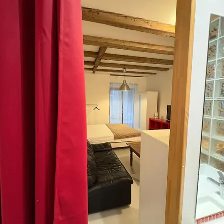 Calme - Pentes De La Croix Rousse - Entrepot